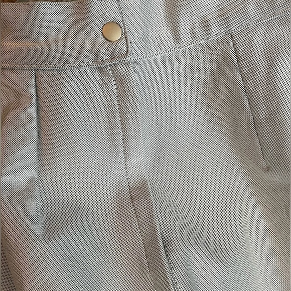 David David High-Waisted Silver Metallic Stirrup Pants Women’s Size 4. - Picture 7 of 16